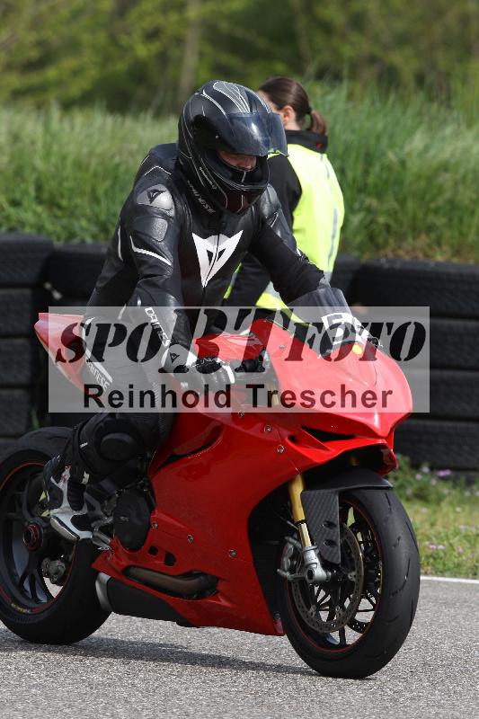 /Archiv-2025/10 23.04.2025 Cornu Master School ADR/rot-rouge/54